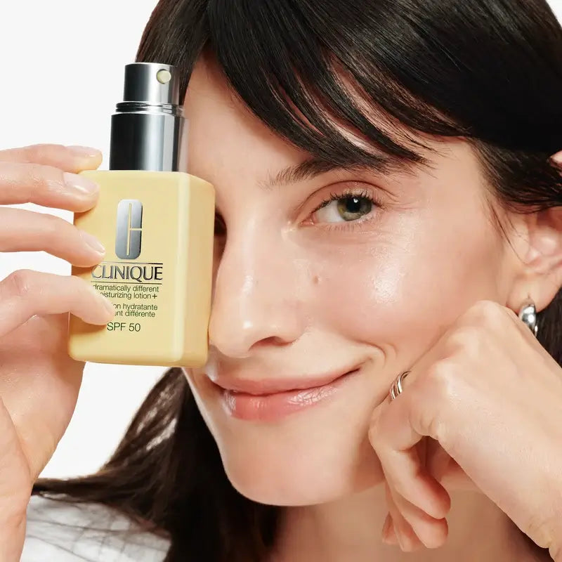 Clinique Dramatically Different Hydratačný krém Moisturizing Lotion SPF 50, 50 ml
