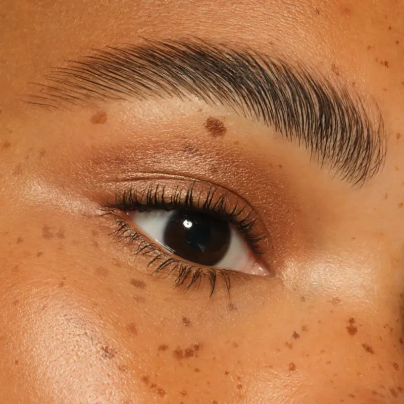 Essence Očné tiene v tyčinke Blur Nude 07, 1,2 g