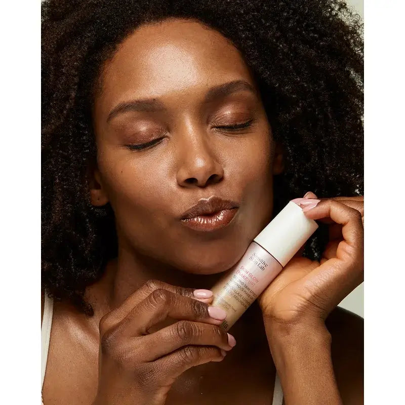 Sensilis Skin Glow Makeup Base – rozjasňujúci podklad pod make-up – odtieň Pêche Dore 05, 30 ml