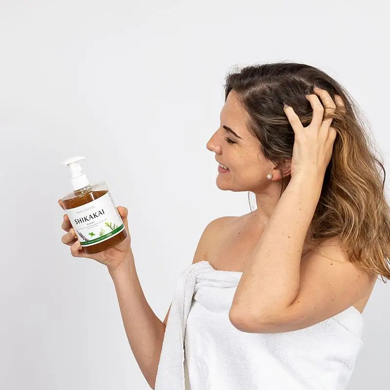 Alma Secret Šampón Shikakai (vypadávanie vlasov, mastné vlasy, lupiny a dermatitída)