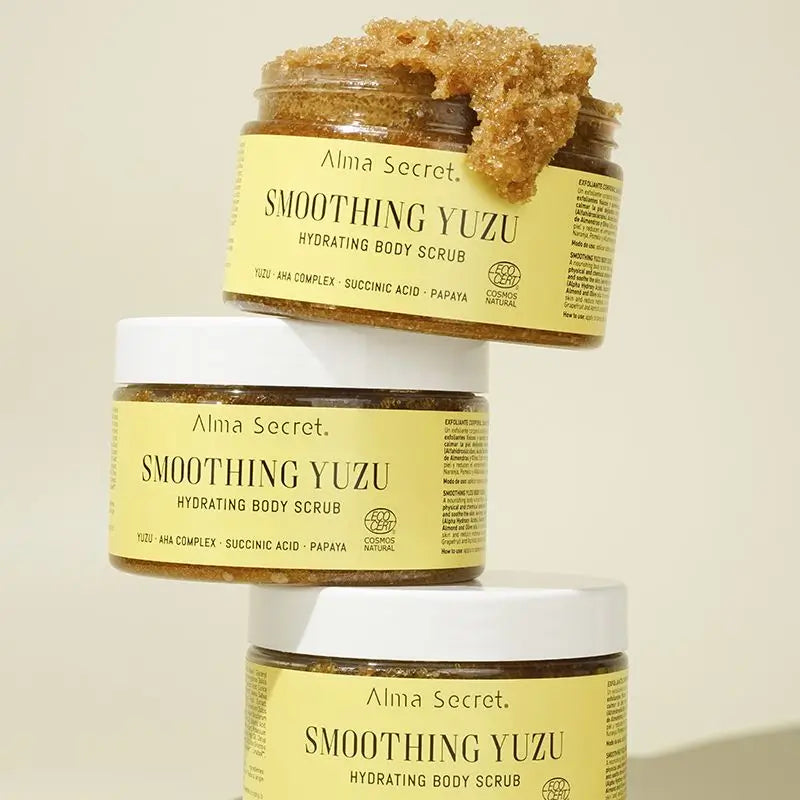 Alma Secret – telový peeling s yuzu, AHA, enzýmami z papáje a jantárovou kyselinou 