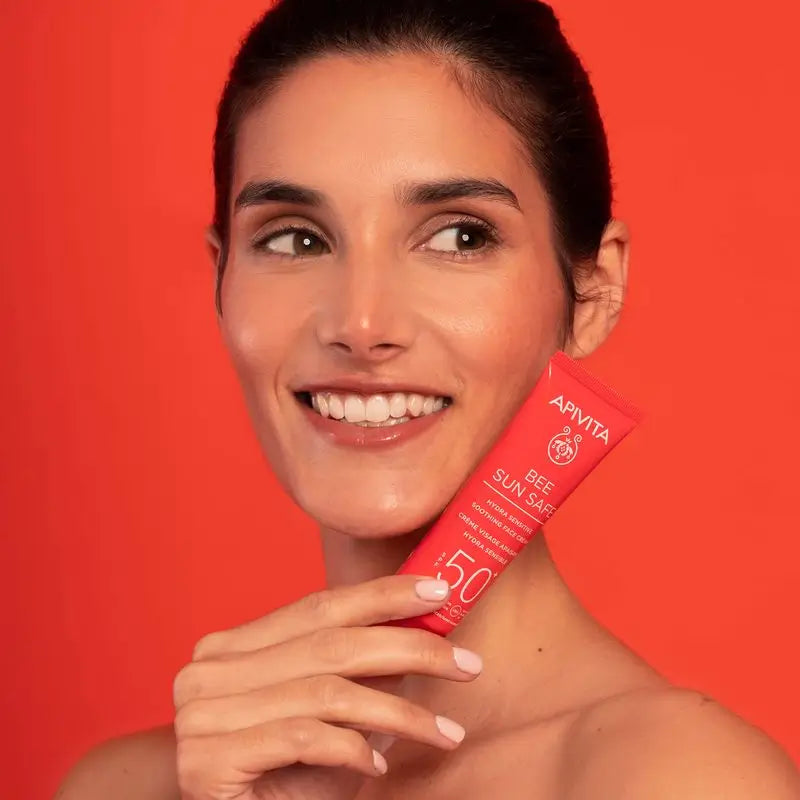 APIVITA Hydra Sensitive Upokojujúci krém SPF 50 50 ml