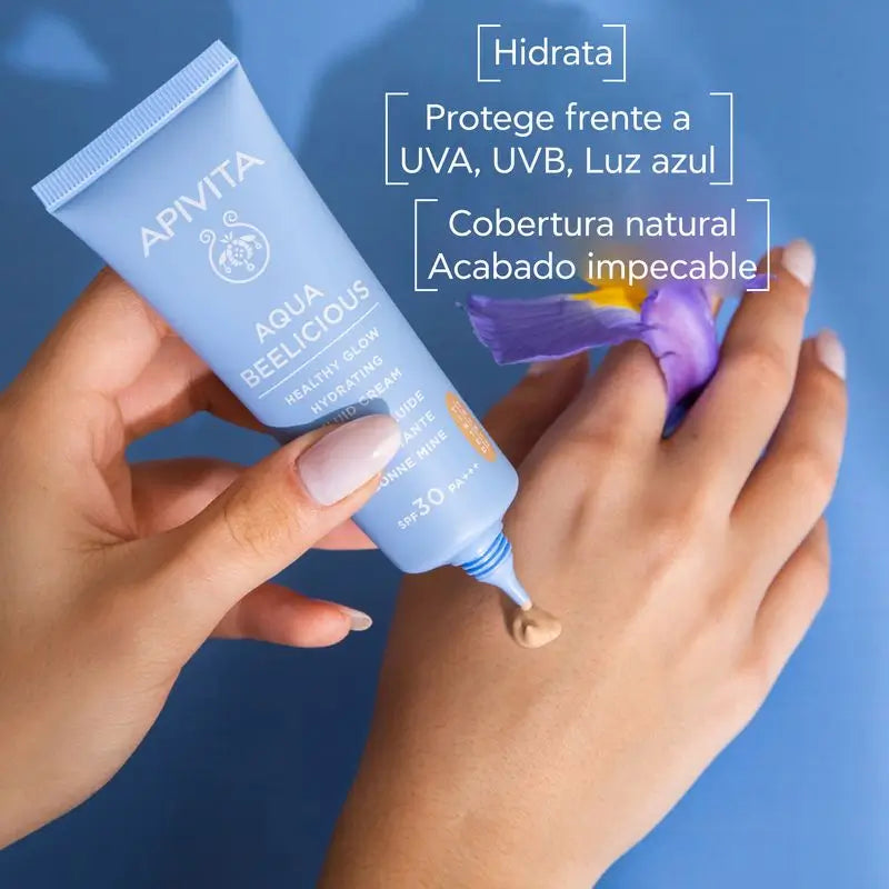 Apivita Aqua Beelicious rozjasňujúci tekutý krém SPF30, 40 ml