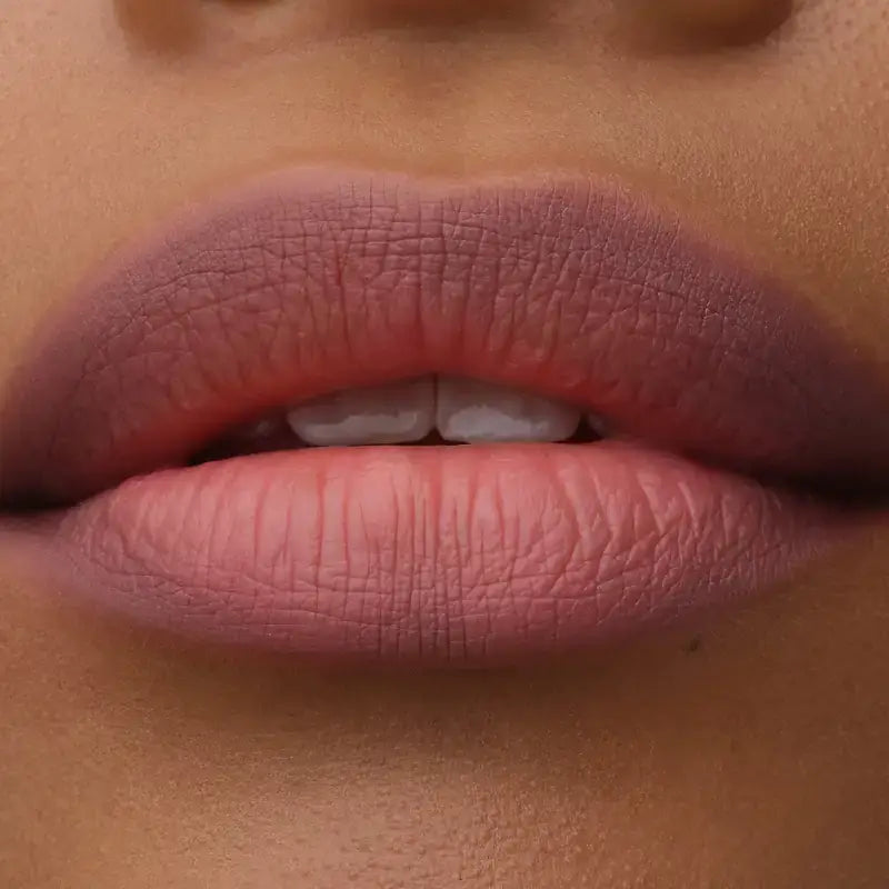 Catrice Kontúrovacia ceruzka na pery Blur-Real 010, 0,8 g