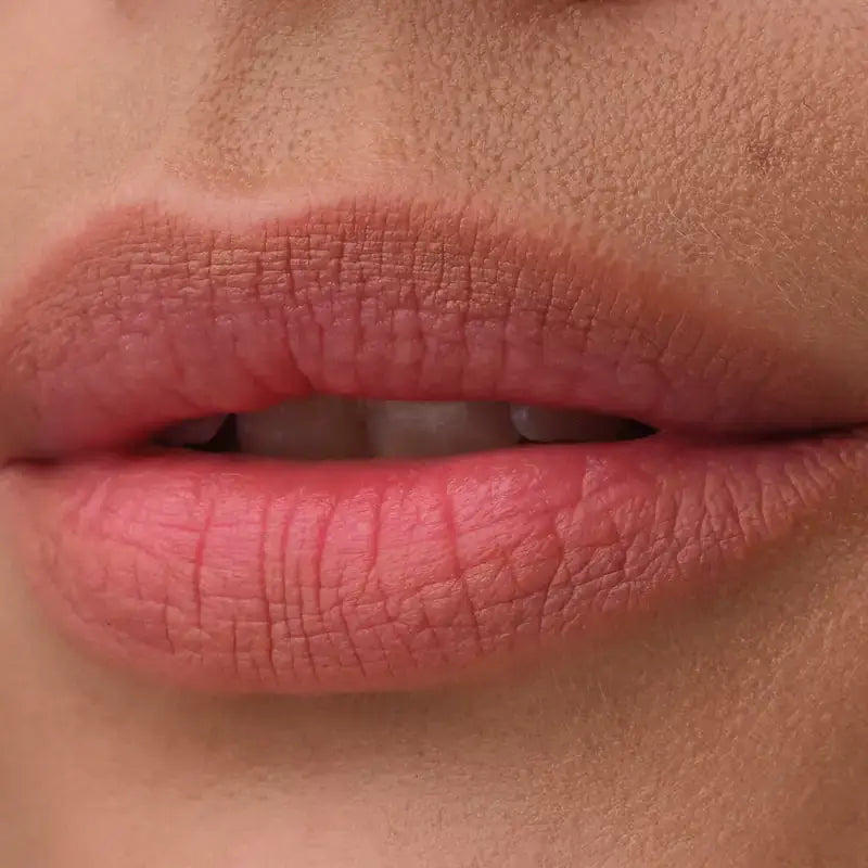 Catrice Kontúrovacia ceruzka na pery Blur-Real 030, 0,8 g