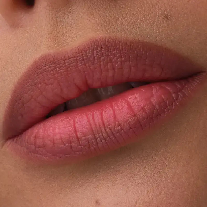 Catrice Kontúrovacia ceruzka na pery Blur-Real 050, 0,8 g
