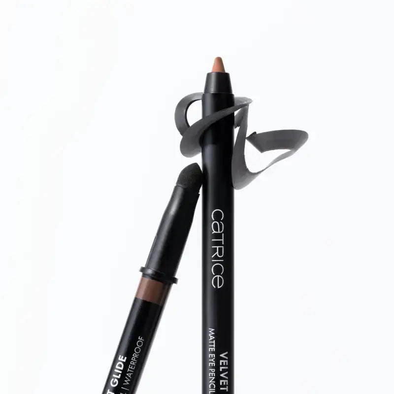 Catrice Kontúrovacia ceruzka na oči Velvet Glide Matte 020, 1,4 g