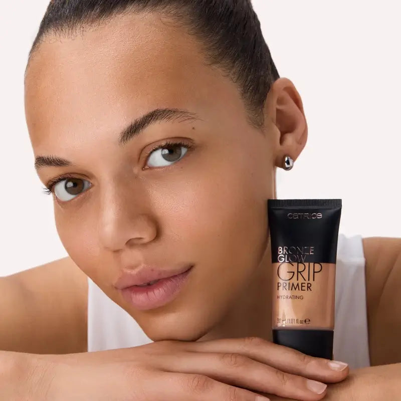 Catrice Podkladová báza Grip Bronze Glow 010, 30 ml
