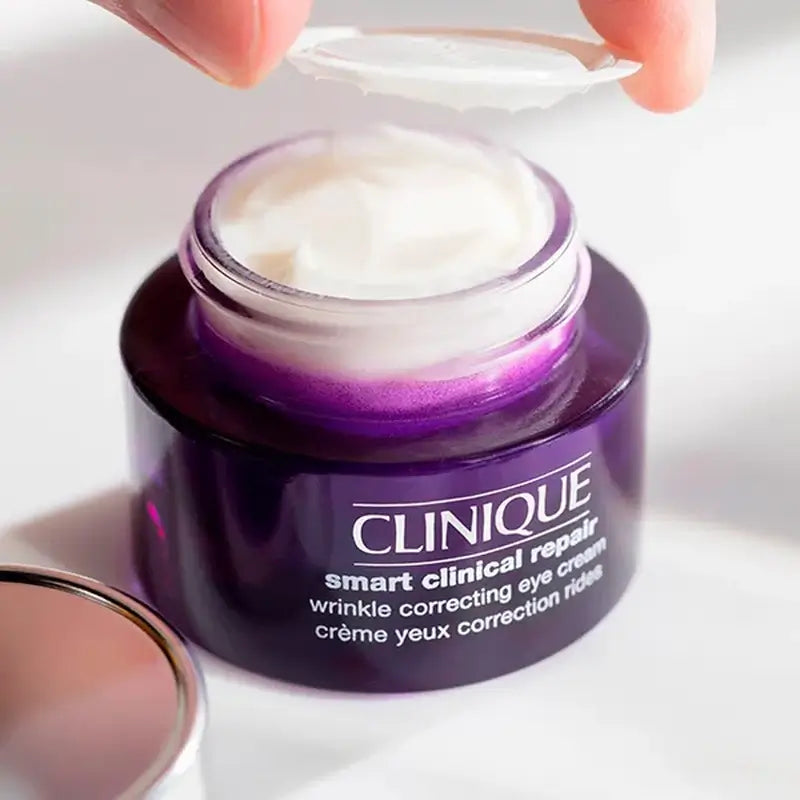 Clinique Smart – očný krém proti starnutiu, 15 ml