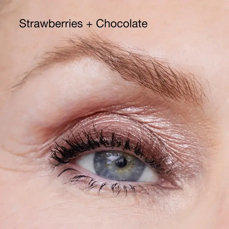 Clinique High Impact Shadow Play Očné tiene Strawberry + Chocolate, 1,9 g