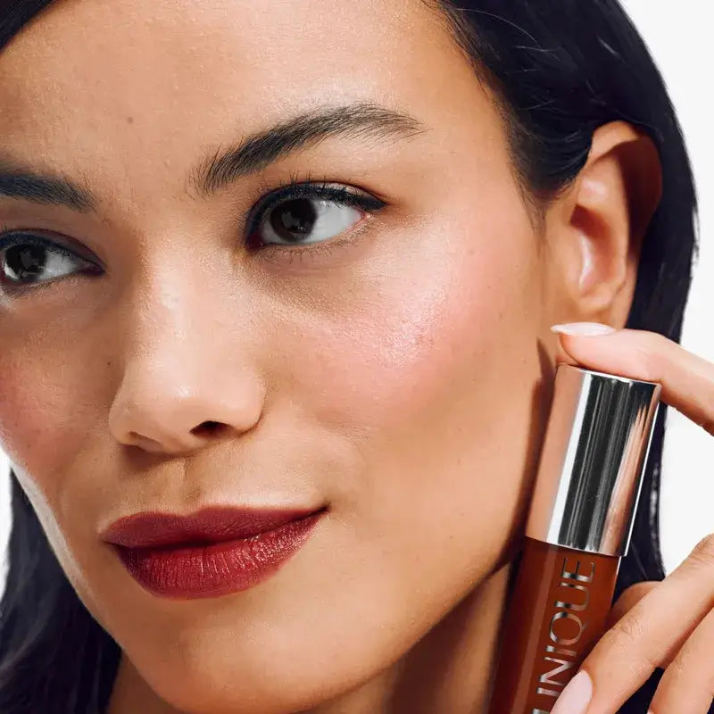 Clinique Kontúrovací make-up na zvýraznenie rysov Chubby Stick, odtieň Really Rich, 6 g