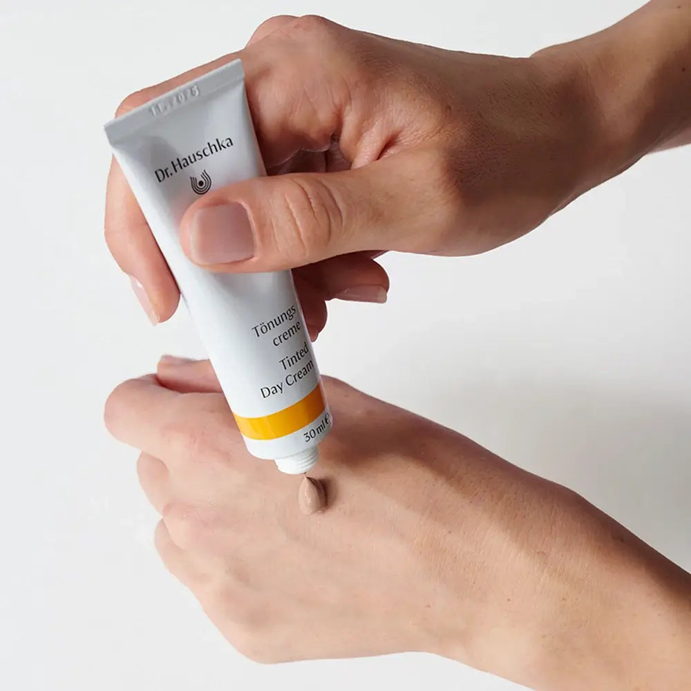 Dr. Hauschka Pleťový krém na opálenie 30 ml. 