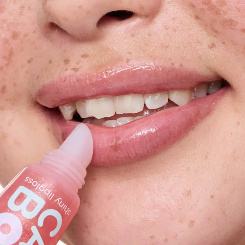 Essence Lesk na pery Candy Bomb 01, 10 ml