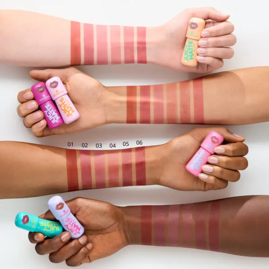 Essence Juicy Matte rúž v pene 01, 2,7 ml