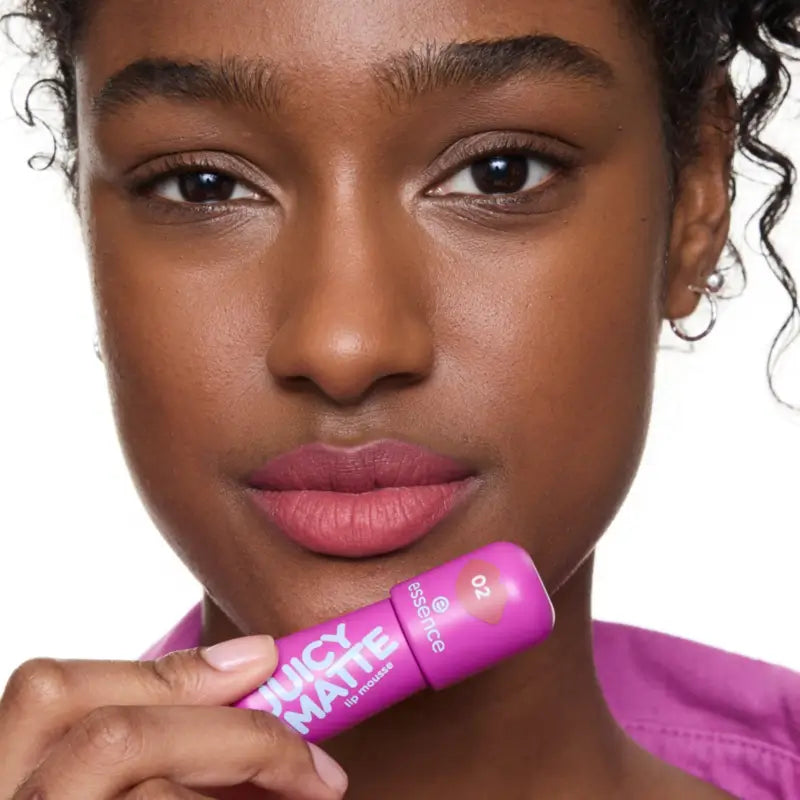 Essence Juicy Matte rúž v pene 02, 2,7 ml
