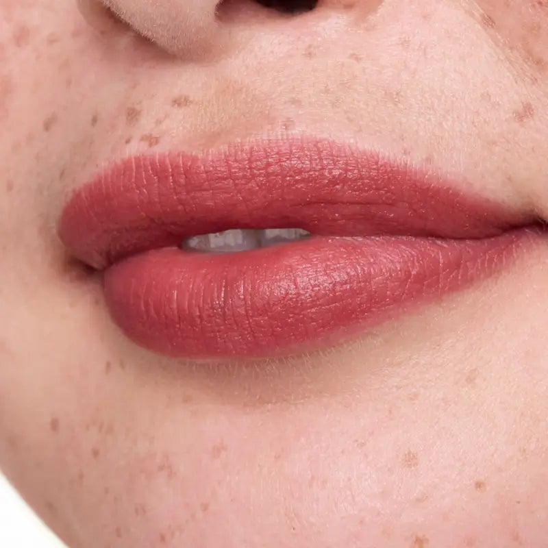 Essence Juicy Matte rúž v podobe peny 05, 2,7 ml