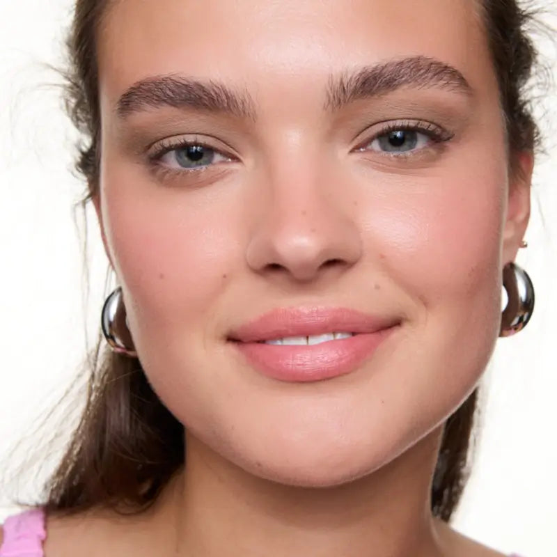 Essence Očné tiene v tyčinke Blur Nude 03, 1,2 g