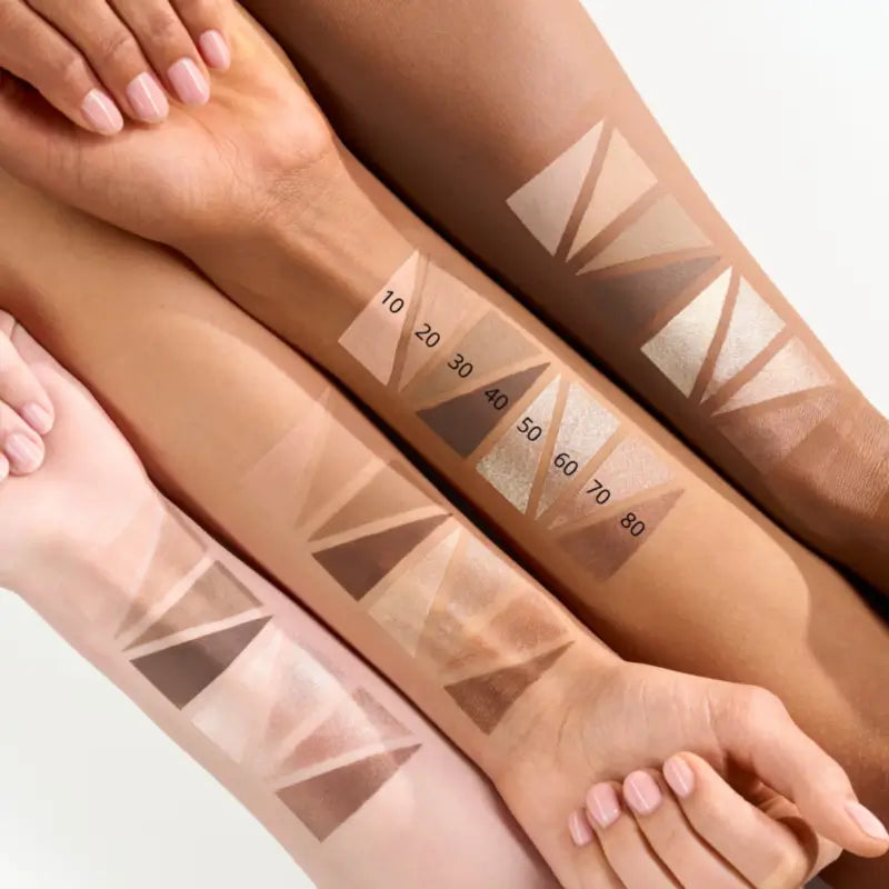 Essence Očné tiene v tyčinke Blur Nude 05, 1,2 g