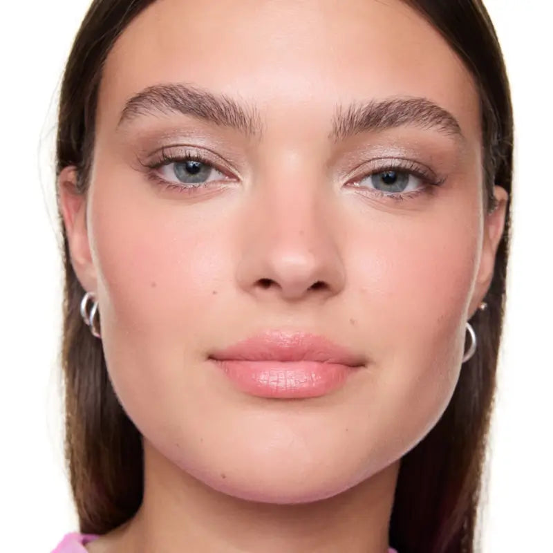 Essence Očné tiene v tyčinke Blur Nude 06, 1,2 g