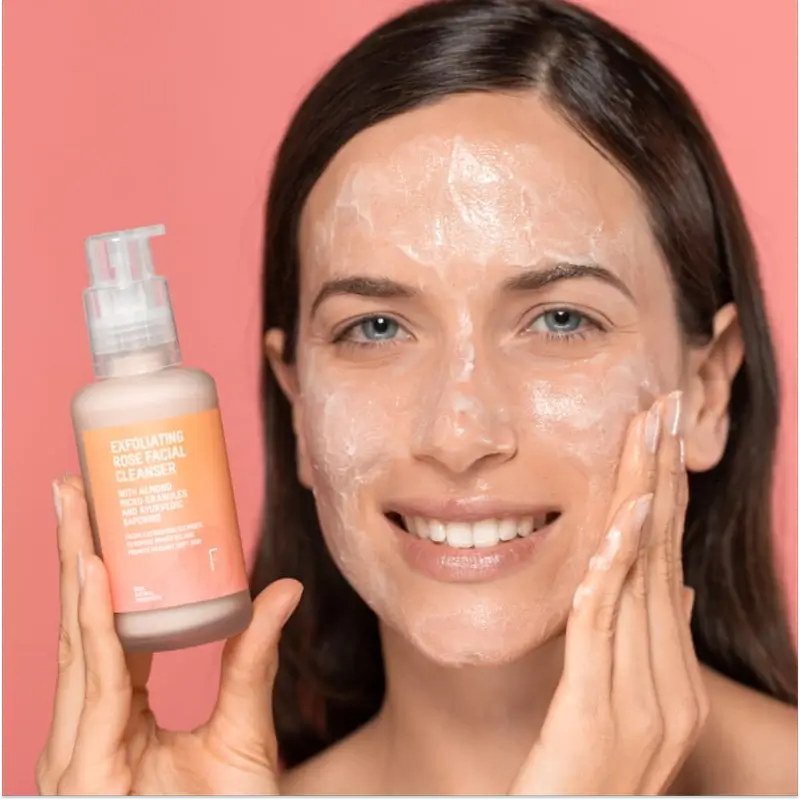 Čistiaci prípravok na tvár Freshly Exfoliating Rose 100 ml