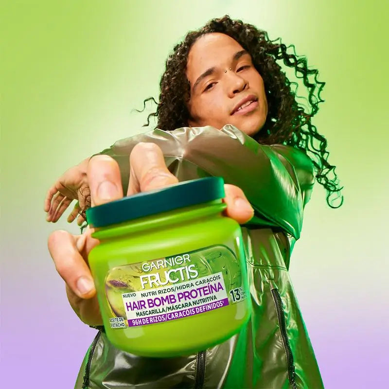 Garnier Fructis Nutri Rizos Hair Bomb – výživná vlasová maska s proteínmi a pistáciovým olejom, 320 ml.