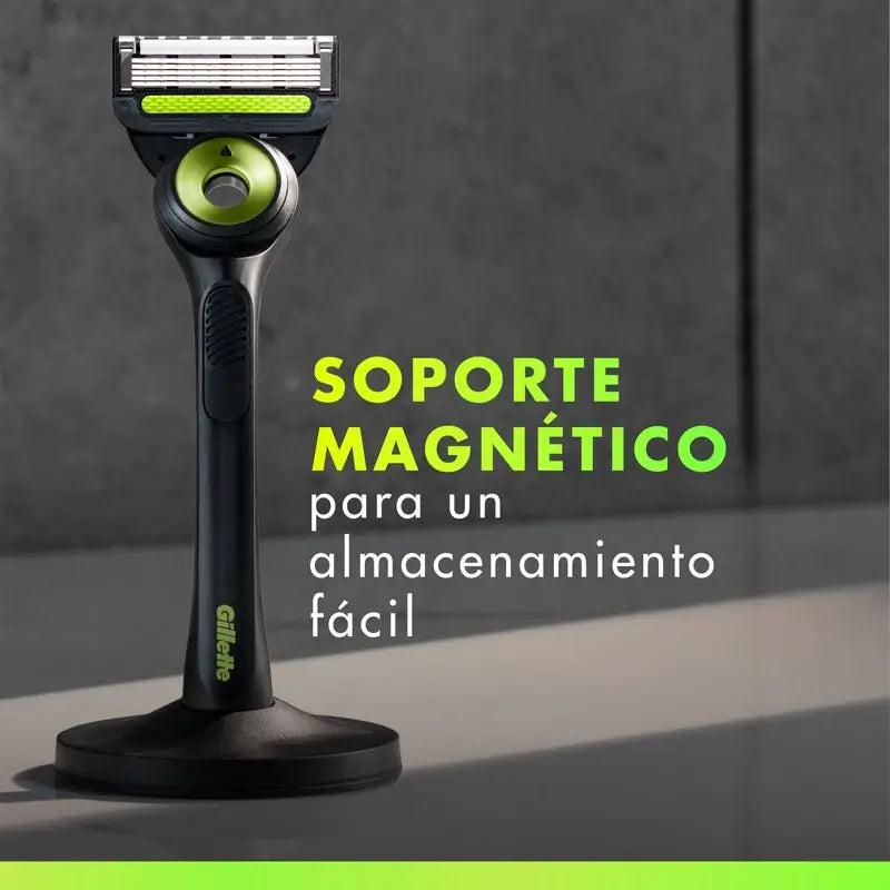 Gillette Labs holiaci strojček s exfoliačnou lištou + 5 náhradných hlavíc a stojan