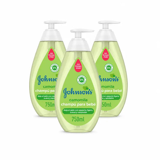 Johnson's Baby šampón s rumančekom, na každodenné použitie, čistí a zjemňuje, bez sulfátov, pre celú rodinu, balenie 3 x 750 ml
