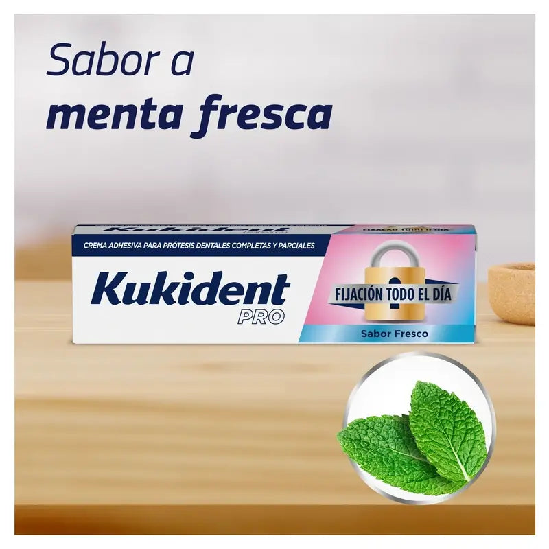 Kukident Pro Complete Lepiaci krém na zubné náhrady, klasická príchuť, 70 g