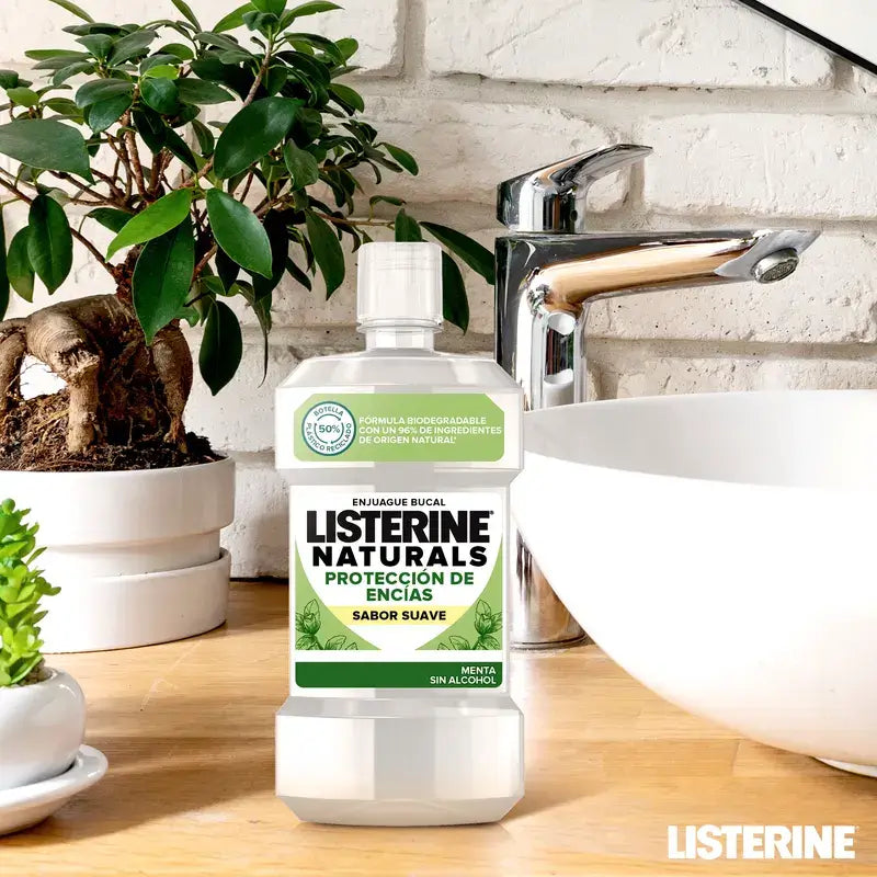 Listerine ústna voda Naturals pre zdravé ďasná, 500 ml