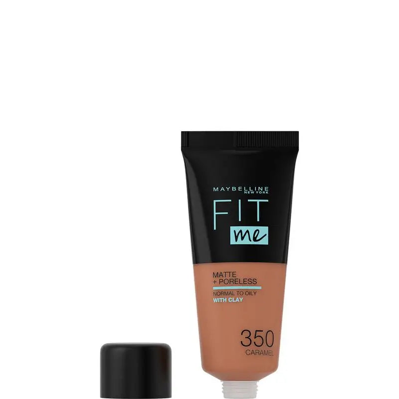 Maybelline New York Podklad pod make-up Fit Me Mate s efektom zúženia pórov, odtieň 350 Caramel, prispôsobí sa tónu a štruktúre tmavej pleti – 30 ml