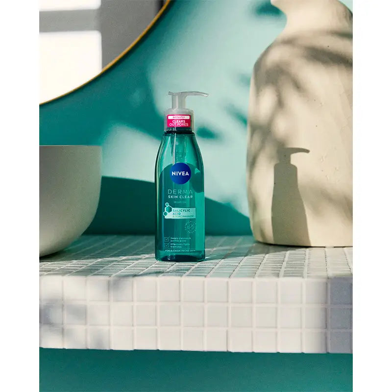 NIVEA Derma Active čistiaci gél