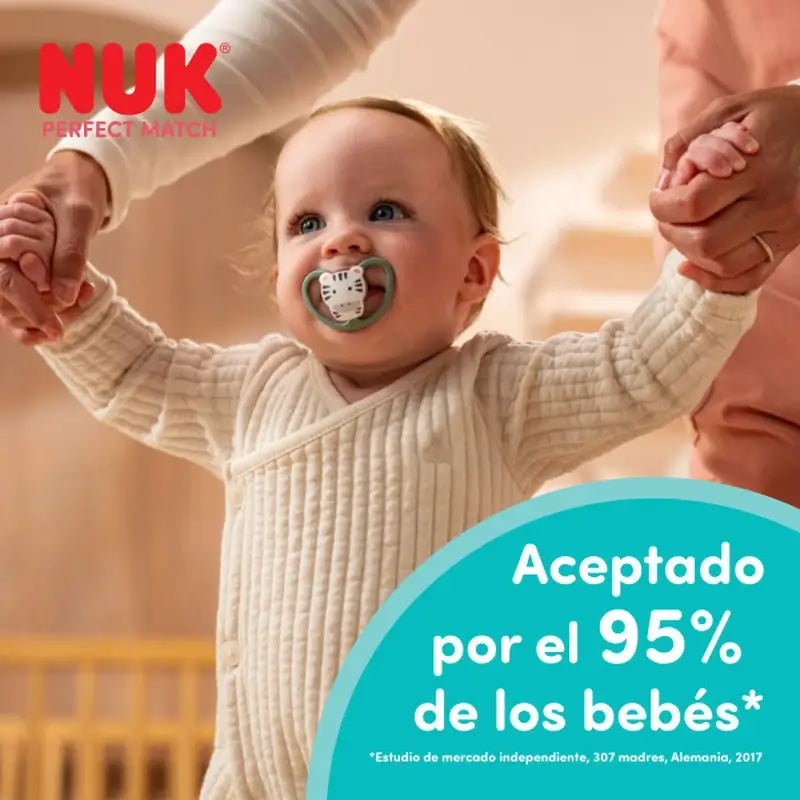 NUK Perfect Match Air silikónový cumlík T3 18–36 mesiacov Mickey Mouse červený/sivý, 2 ks