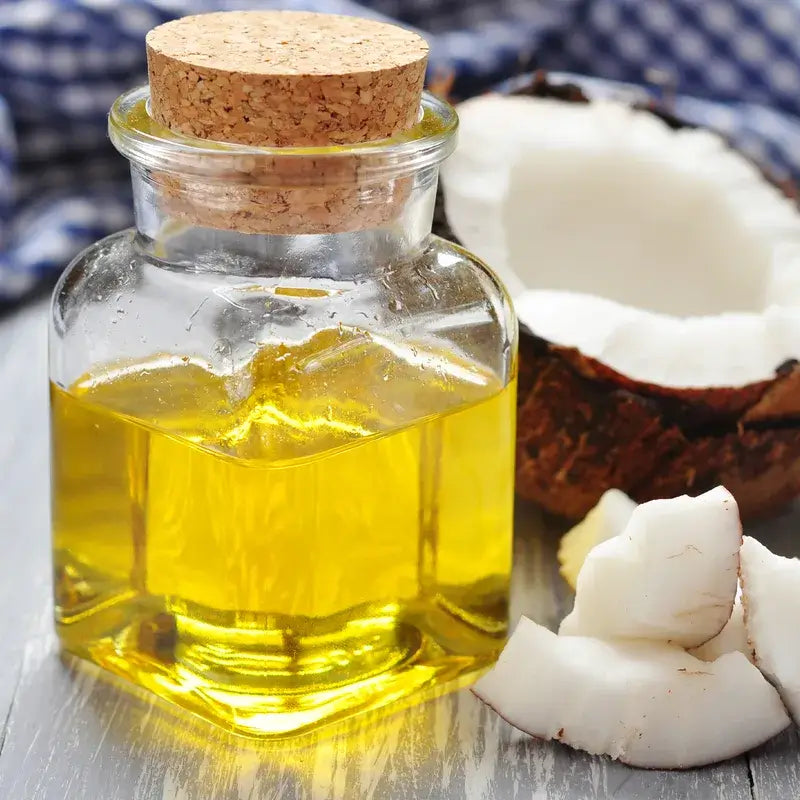 OGX Šampón Coconut Miracle Oil, regeneruje a oživuje, pre poškodené vlasy, 385 ml
