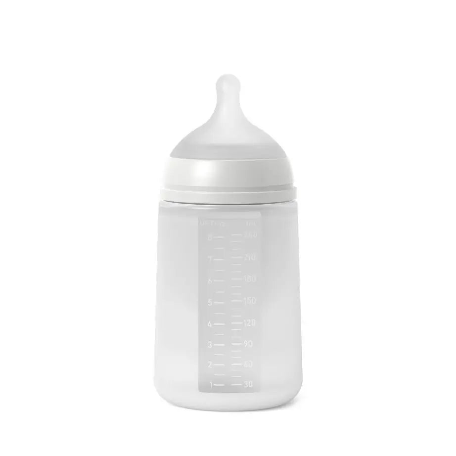 Suavinex – fľaša so silikónovou fľašou s objemom 240 ml, fyziologická cumlík Sx Pro, stredný prietok (M). Od 3 mesiacov. Colour Essence, šedá