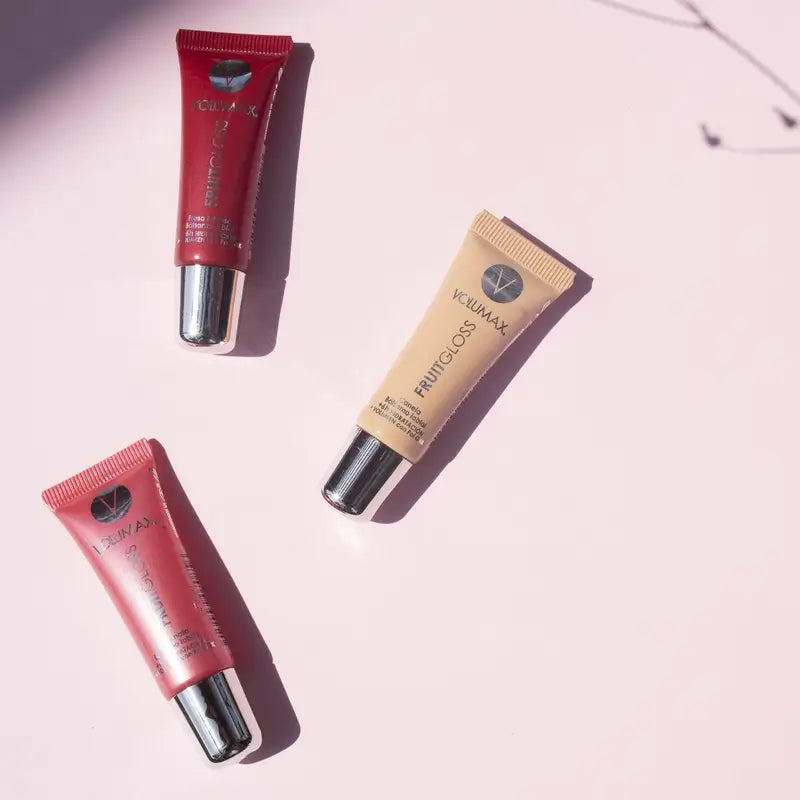 Volumax Fruitgloss Jahoda so smotanou – hydratačný balzam na pery 7,5 ml.